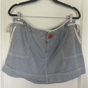 Like new! American Eagle white and blue stripe mini skirt